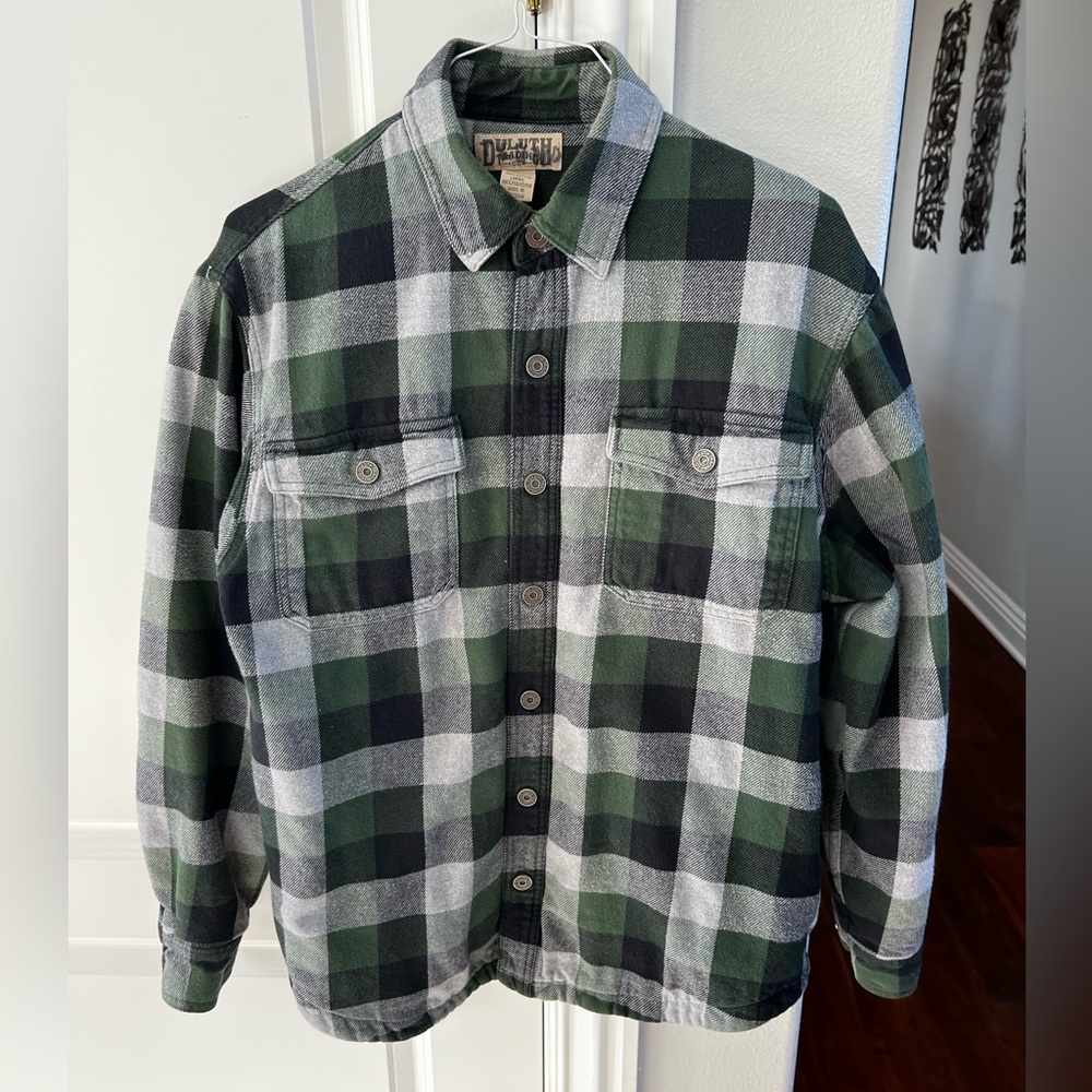CLEARANCE Men’s M Duluth Trading Company Green Plaid Fleece Lined Flannel Shirt